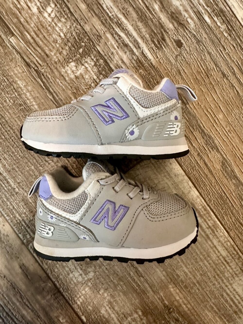 New Balance - Toddler Girls Gray Purple Flower Sneakers - Amazing condition!